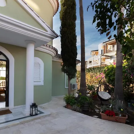 Maria Villa *